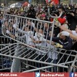 Hong Kong: Start Dismantling Barricades Protesters After Court Order