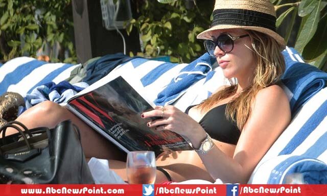 Katie-Cassidy-Shows-Off-Her-Toned-Figure-in-Bikini-at-Miami-Beach