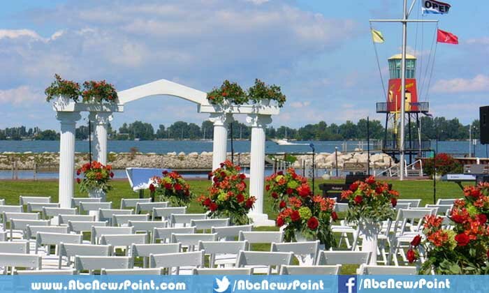 Top-10-Most-Beautiful-Wedding-Places-In-The-World-The-Lighthouse-Ohio