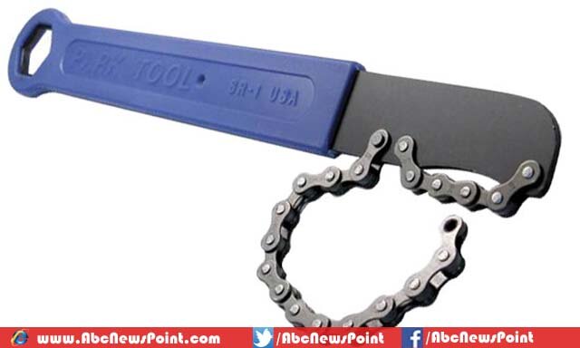 Top-10-Outrageous-Weapons-That-Are-legal-In-The-U.S-Chain-Whip
