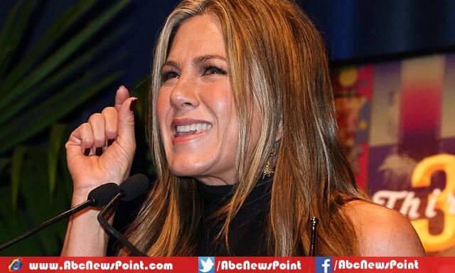 Jennifer-Aniston-Role-in-Friends-Almost-Replaced-Once-In-Past