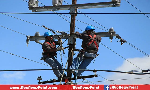 Top 10 Most Dangerous Jobs in the World, Farmers, Ranchers, Agricultural Managers, Truck Drivers, Line Installers and Repairers, Hand Laborers and Material Movers, Structural Iron and Steel Workers, Roofers, Hazardous Material Workers, Pilots and Flight Engineers, Fishers and Fishing Workers, Logging Workers