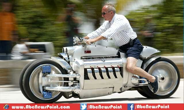 Top-10-Fastest-And-Most-Powerful-Motorcycles-In-The-World-2015-Dodge-Tomahawk